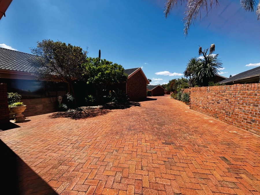 3 Bedroom Property for Sale in Heuwelsig Free State